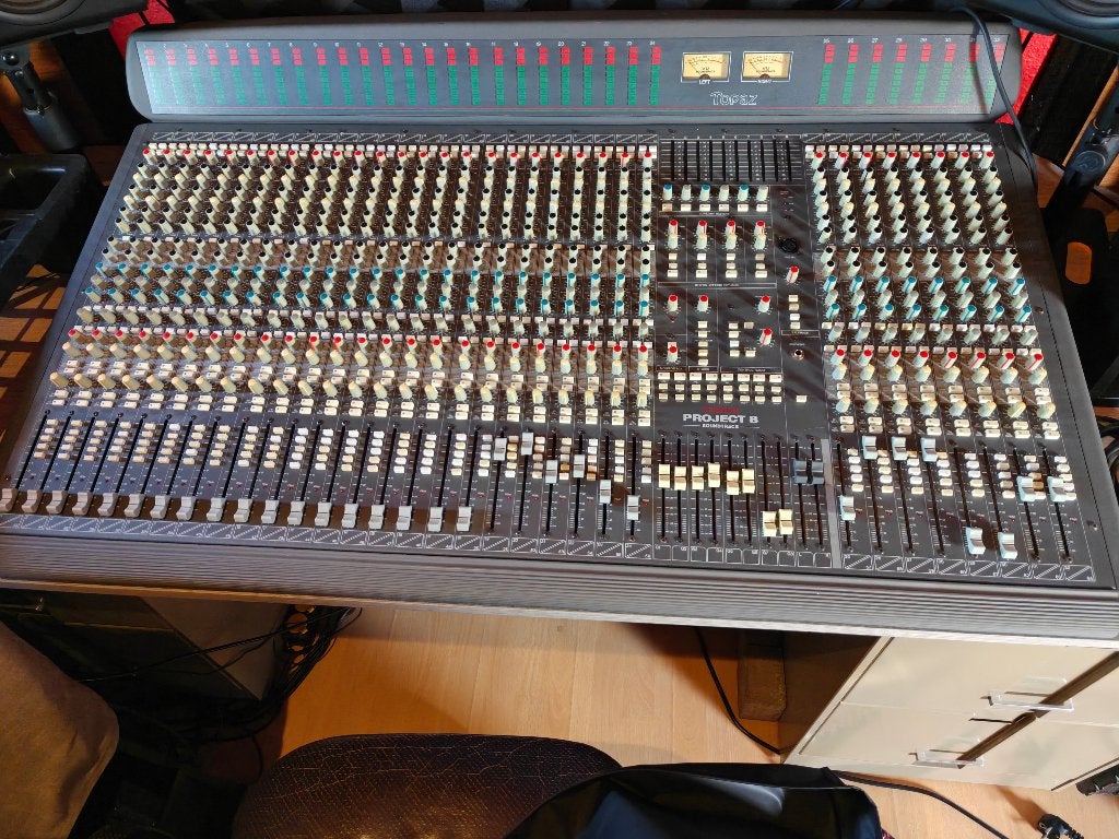 Topaz project 8/32 kanaal mixing desk + Behringer ADA8200, Musique & Instruments, Enlèvement, Utilisé, 20 canaux ou plus