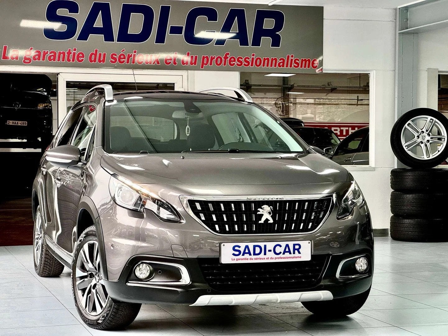 Peugeot 2008 1.2i 110cv ALLURE - ETAT NEUF, Argent ou Gris, Achat, https://public.car-pass.be/vhr/96d38d31-f74e-467f-b275-e4442f638303