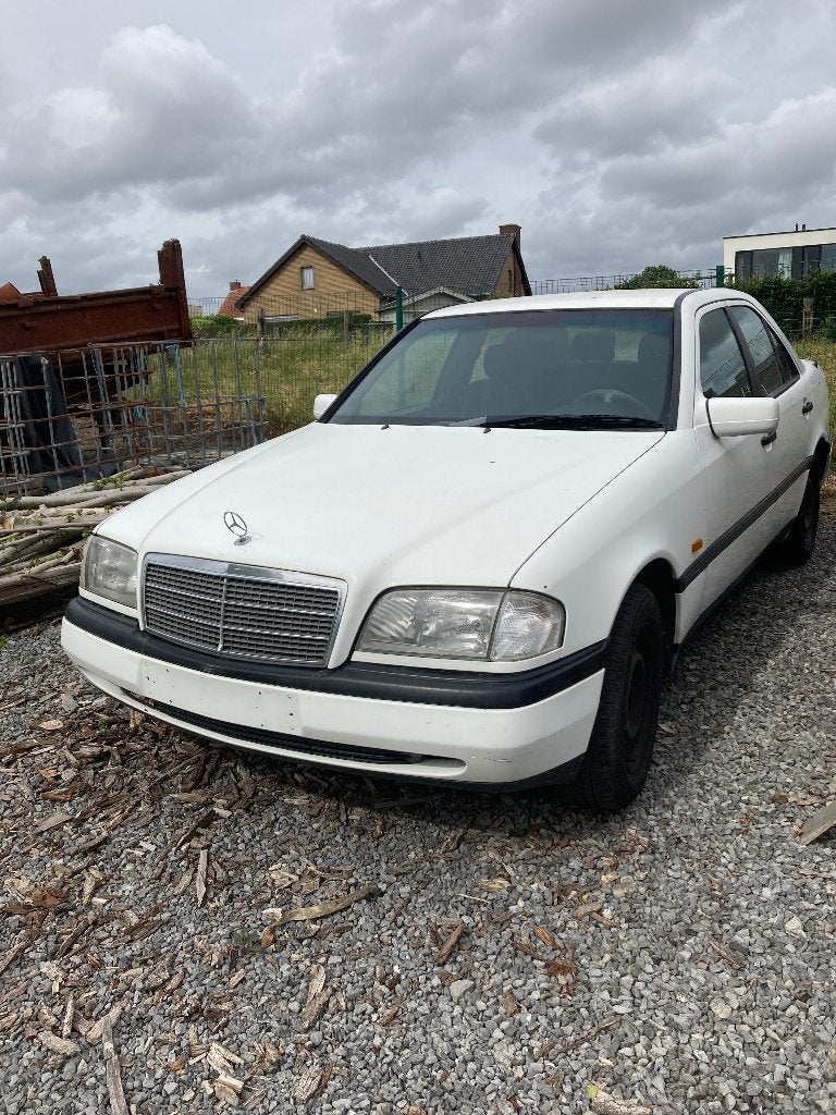 Voiture classique Mercedes C220, Autos, Achat, 4 portes, Boîte manuelle, Mercedes-Benz
