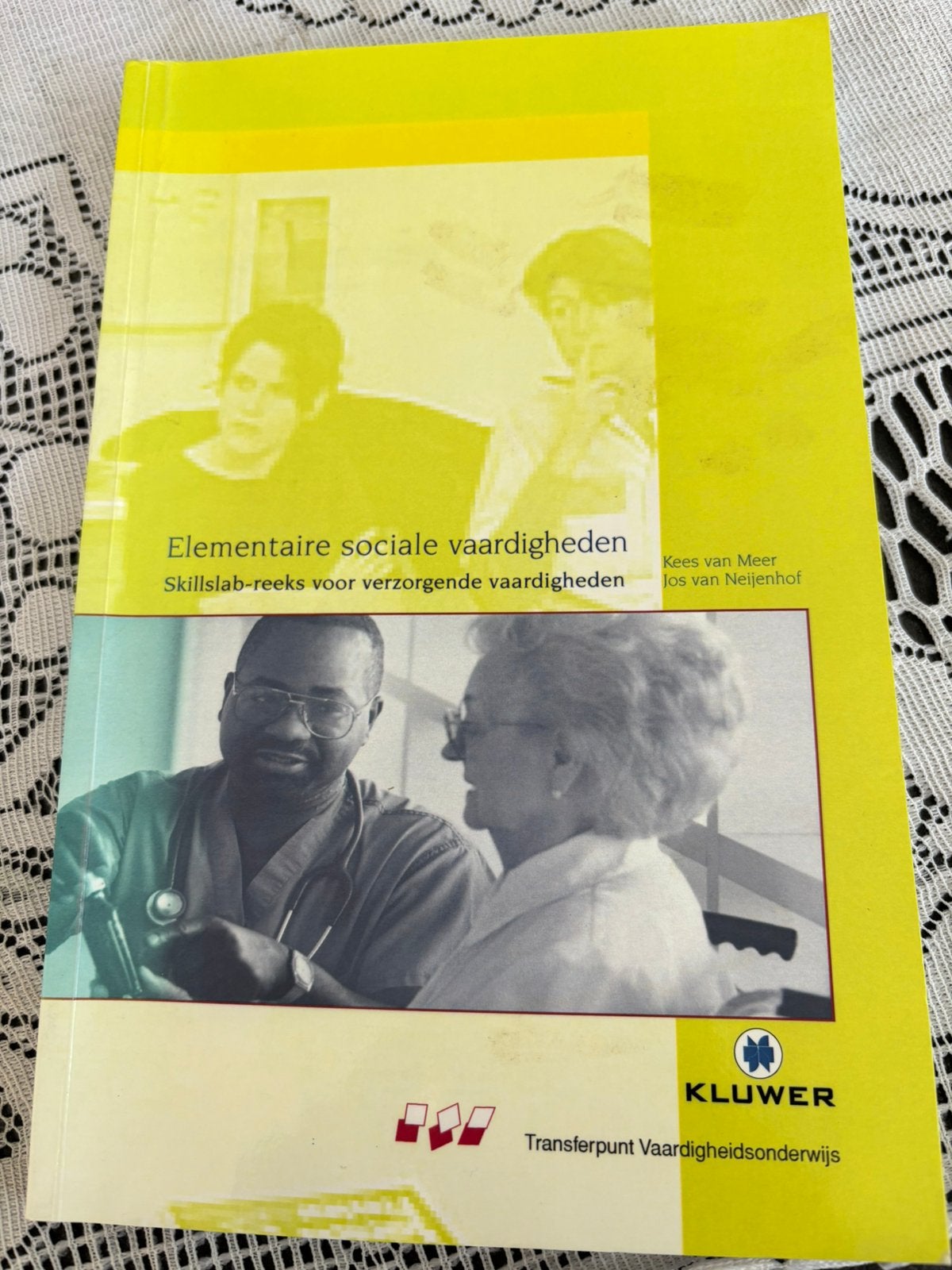 Boek elementaire sociale vaardigheden, Boeken, Ophalen of Verzenden, Gelezen, Overige vakken