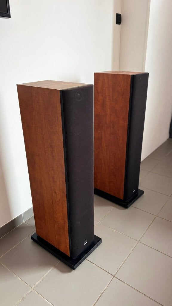 Speakers set van 2 Bowers&Wilkins 684., Audio, Tv en Foto, Luidsprekerboxen, Ophalen, Zo goed als nieuw, 60 tot 120 watt, Bowers & Wilkins (B&W)