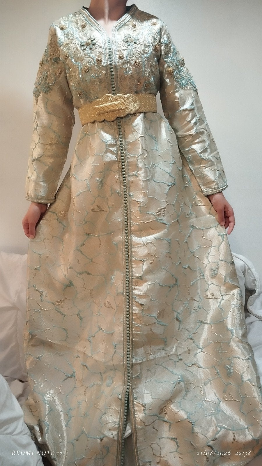 caftan à louer, Enlèvement