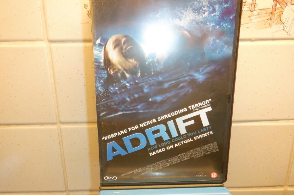 DVD Adrift(Based on actual events), Cd's en Dvd's, Dvd's | Horror, Zo goed als nieuw, Gore, Vanaf 16 jaar, Verzenden