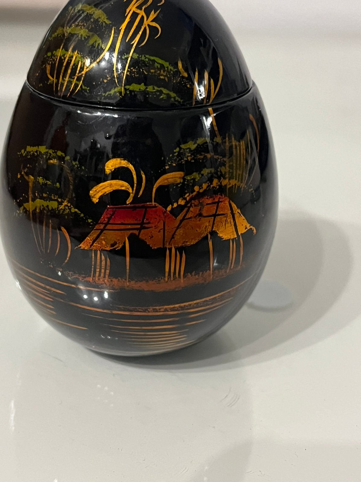 Boîte œuf en bois laqué vietnamien vintage, Antiquités & Art, Enlèvement ou Envoi, Bois