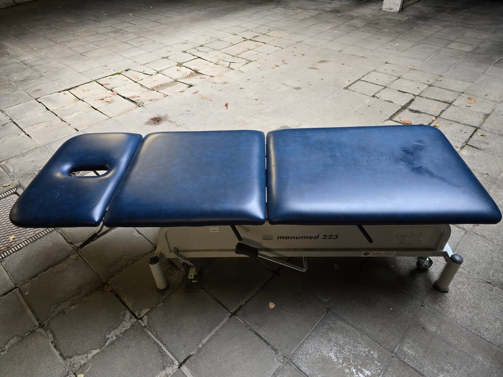 table de massage et kinésithérapie, Sports & Fitness, Produits de massage, Enlèvement, Table de massage