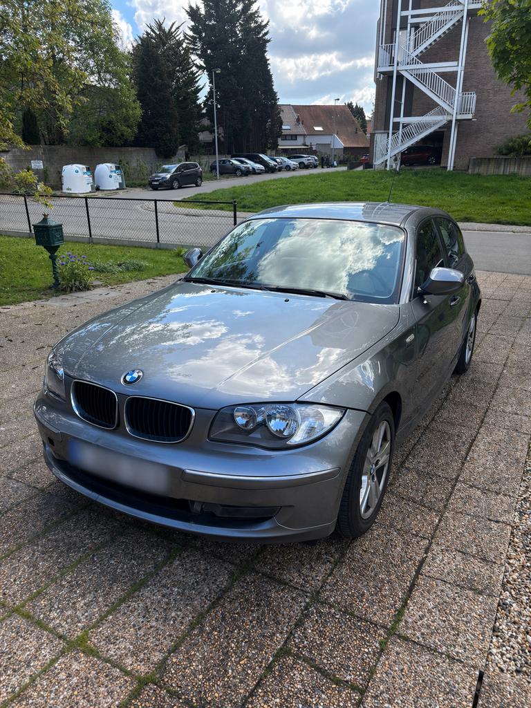 BMW serie 1 116d, Auto's, BMW, Euro 5, Leder en Stof, Particulier, Zilver of Grijs