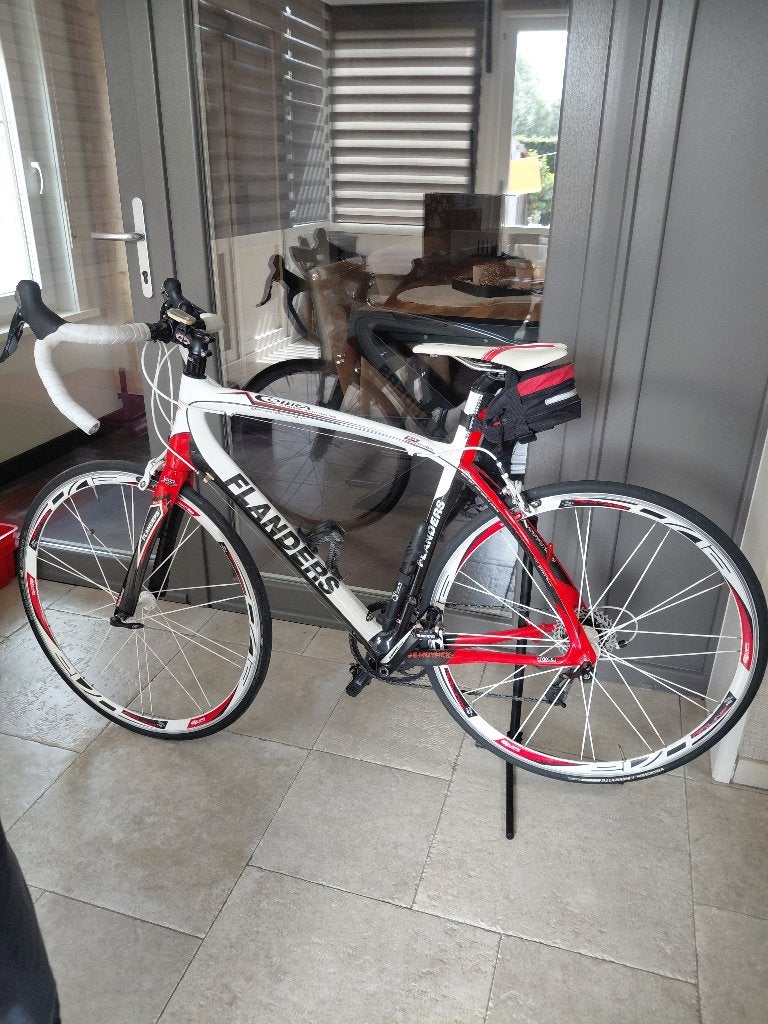 Koersfiets flanders rood wit zwart, Fietsen en Brommers, Aluminium, Zo goed als nieuw, Ophalen, Overige merken