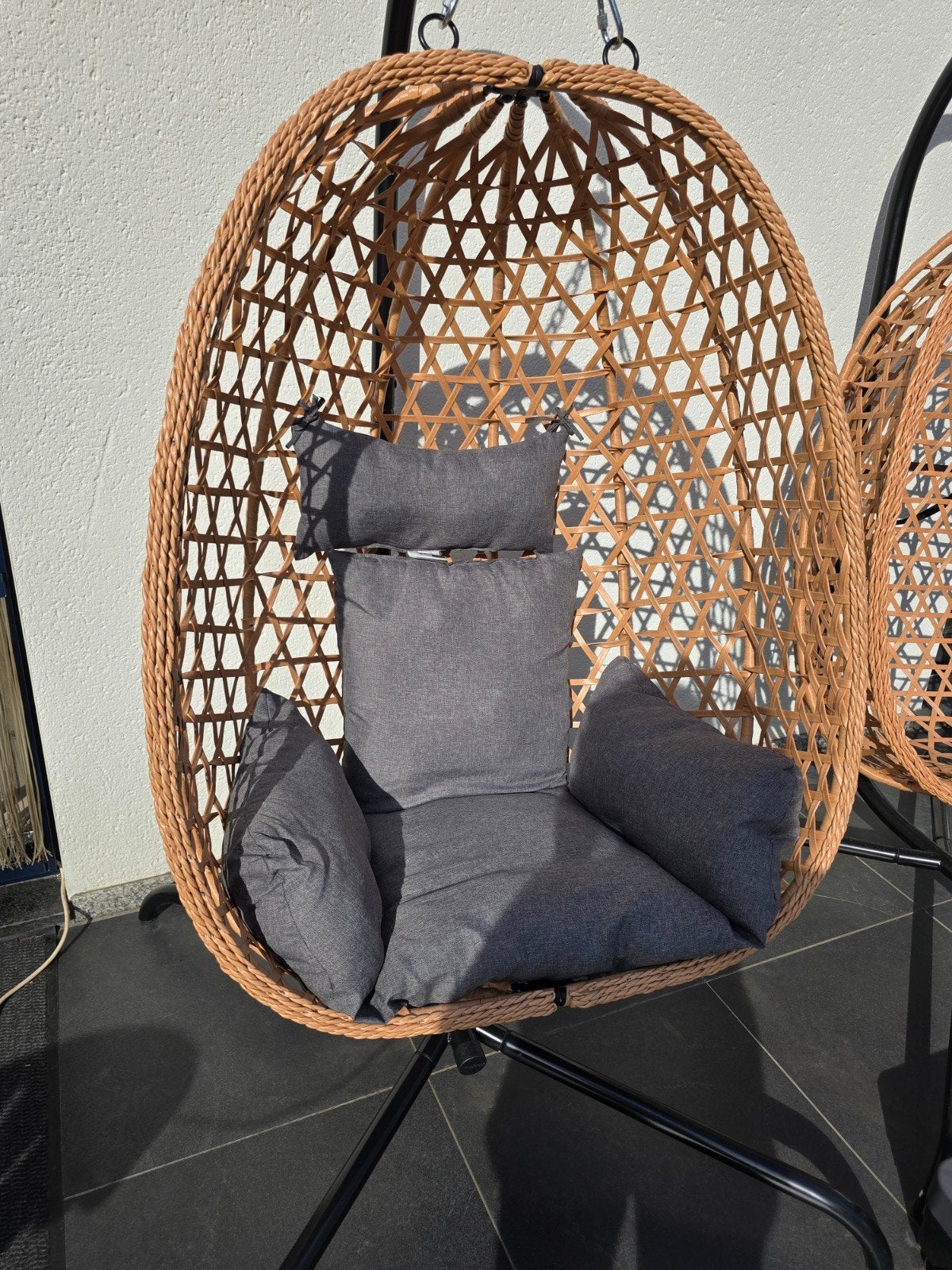 2 identieke hang-/relaxstoelen, Ophalen