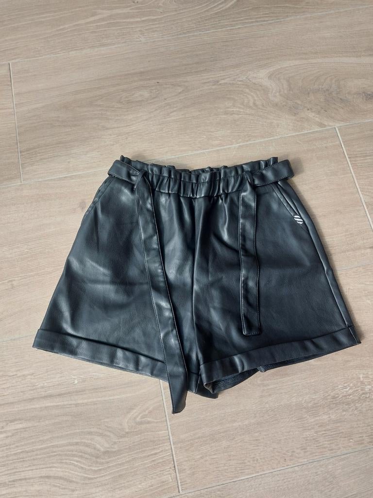 Short in lederstijl mt 158 /164, Kinderen en Baby's, Kinderkleding | Maat 158, Broek, Gebruikt, WE, Meisje