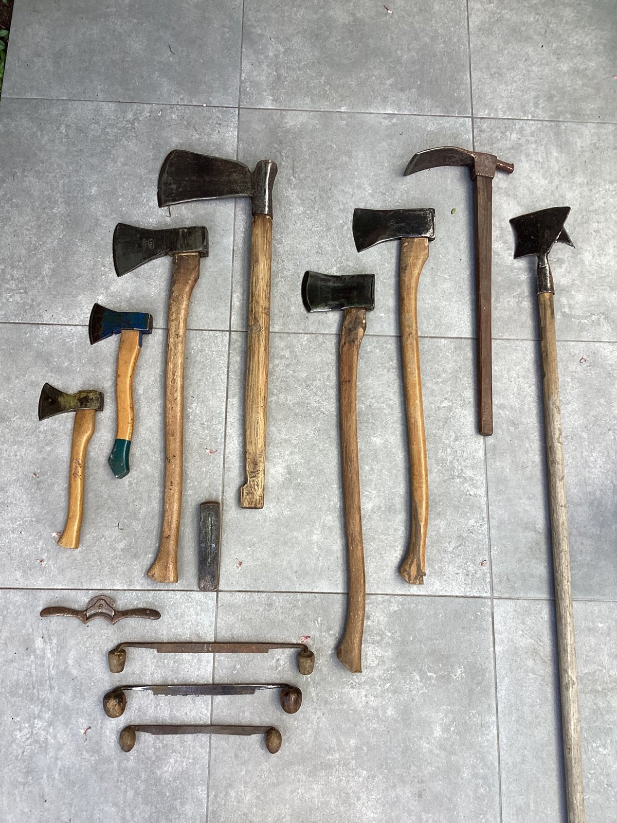 Diverse bijlen en ander houtwerkersmateriaal, Bricolage & Construction, Outillage | Outillage à main, Enlèvement, Utilisé