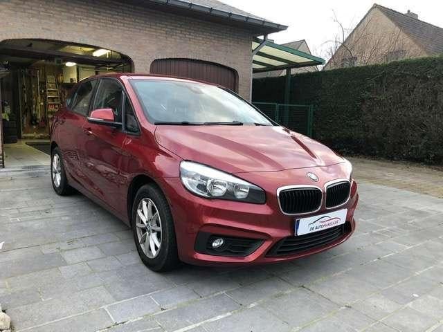BMW 218d Active tourer, Auto's, Diesel, Particulier, SUV of Terreinwagen, Rood