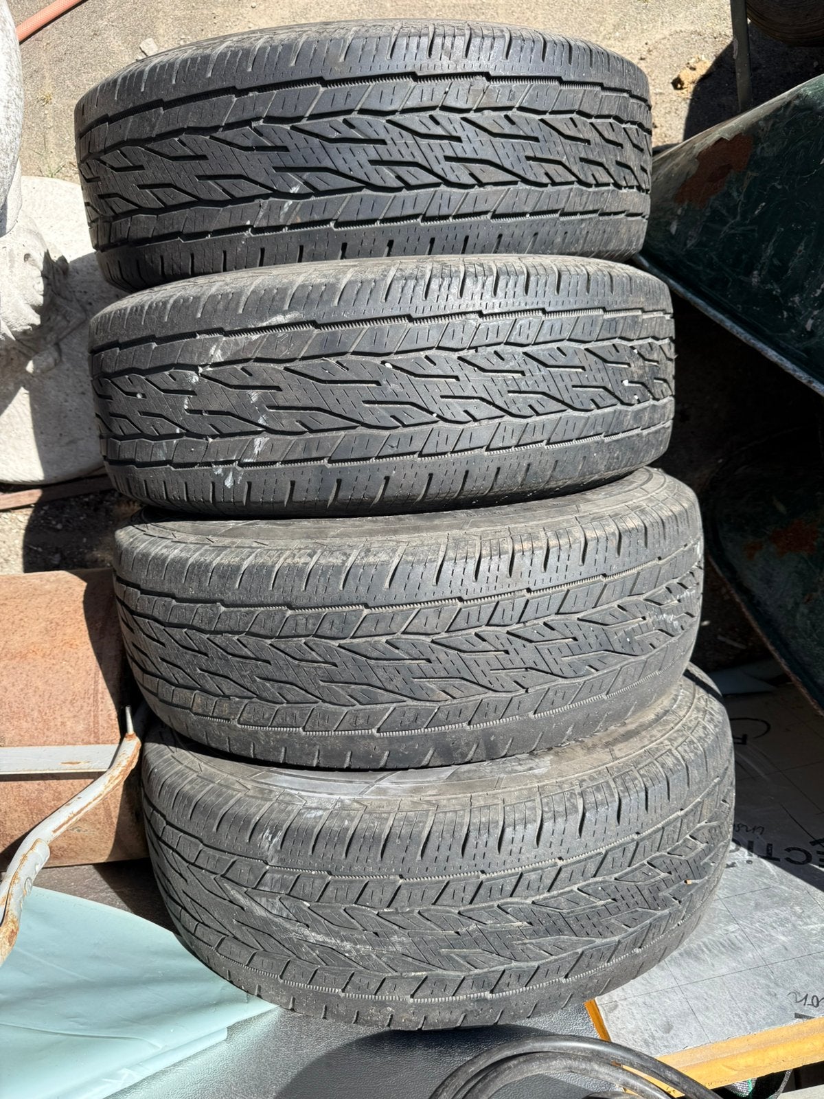 Gratuit 235/70 R 15T, Autos : Pièces & Accessoires, Enlèvement