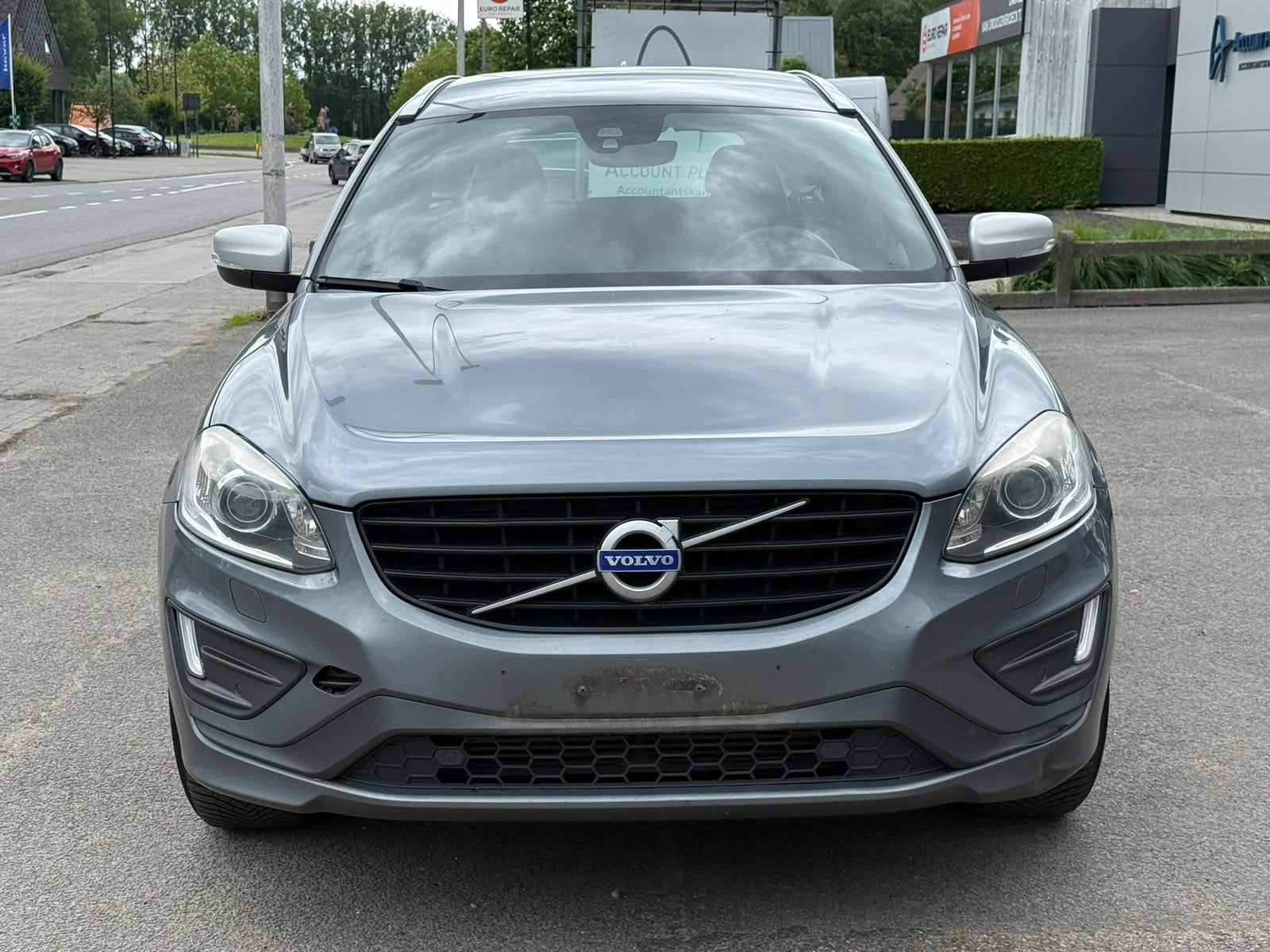 Volvo XC60 2.0d Automaat D4 R-Design 2017, Auto's, 4 cilinders, 1969 cc, 124 g/km, Bedrijf