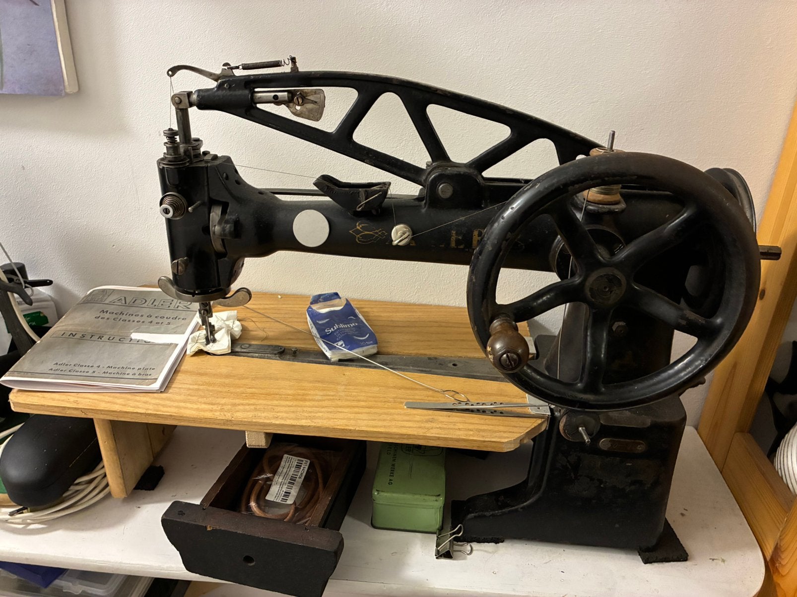 Ledernaaimachine, Antiek en Kunst, Ophalen