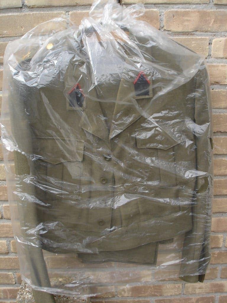 Leger uniform / pak Belgische field service dress., Verzamelen, Ophalen, Landmacht, Kleding of Schoenen