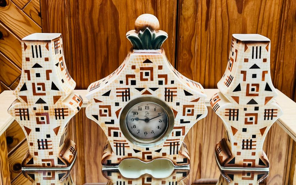 Art Deco Keramische Klokset – Schouwklok met 2 Vazen, Ophalen