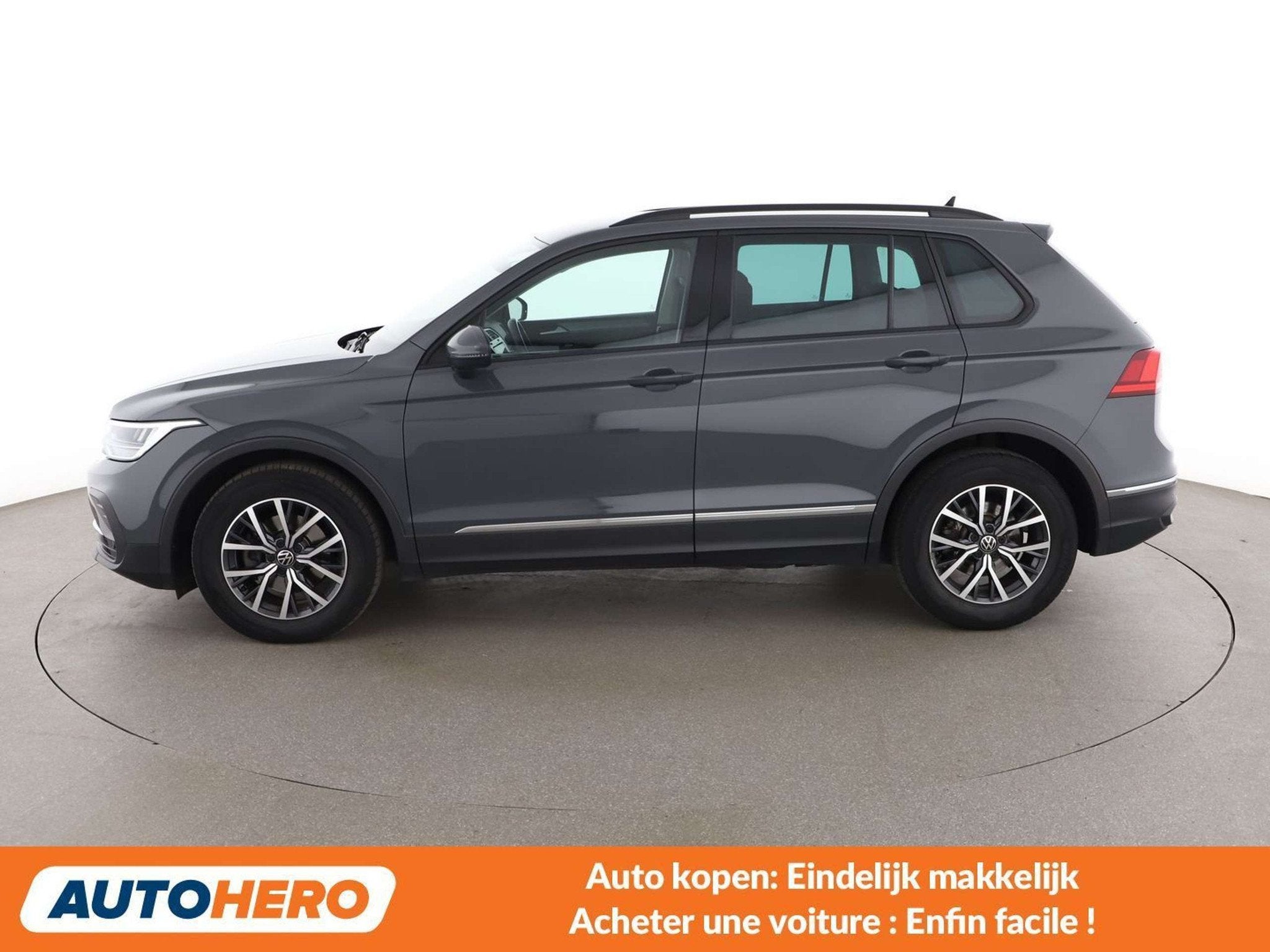Volkswagen Tiguan 1.5 TSI ACT Life (bj 2022), Voorwielaandrijving, Stof, https://public.car-pass.be/vhr/2c70f032-7cab-4bf4-8607-cd91c940c1a4