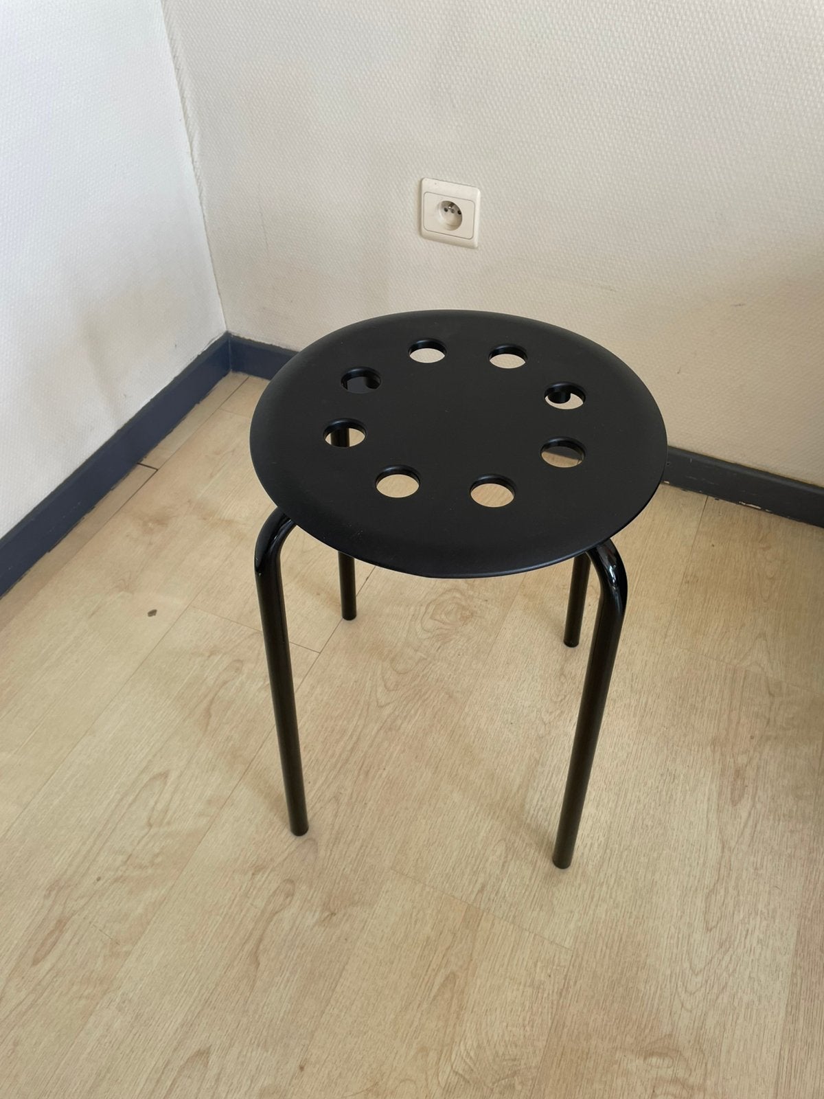 Tabouret, Enlèvement, Comme neuf