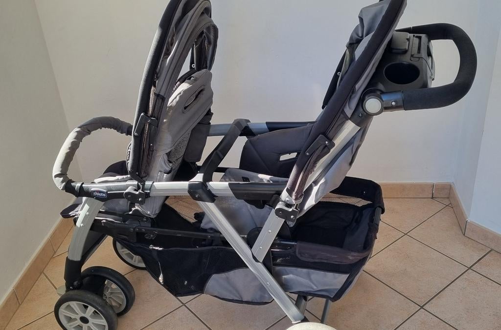 Poussette pour jumeaux de la marque chicco, Enfants & Bébés, Poussette