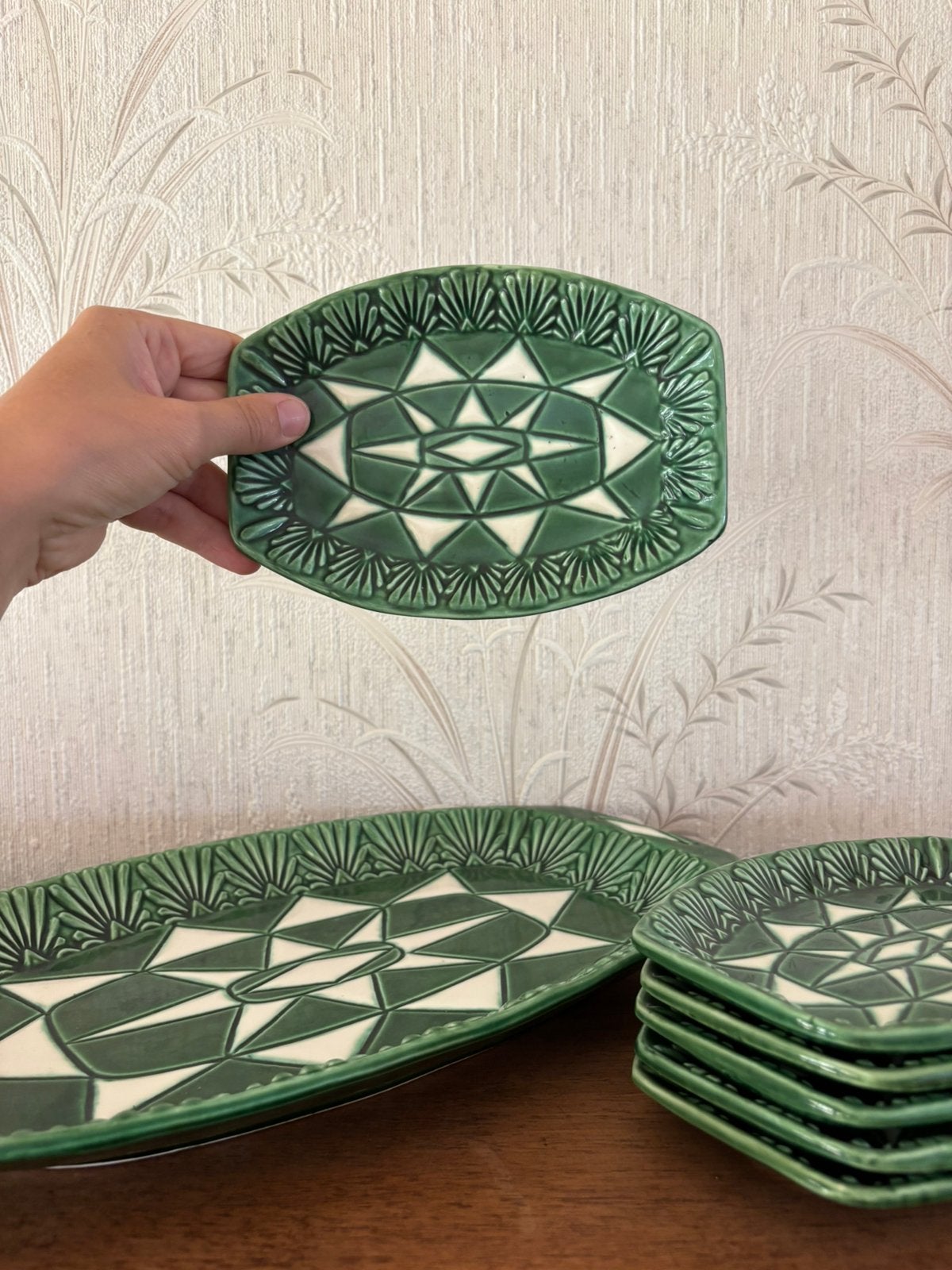 Uniek vintage servies-Dienblad met bordjes - spaans majolica, Huis en Inrichting, Keuken | Servies, Ophalen, Gebruikt, Overige merken