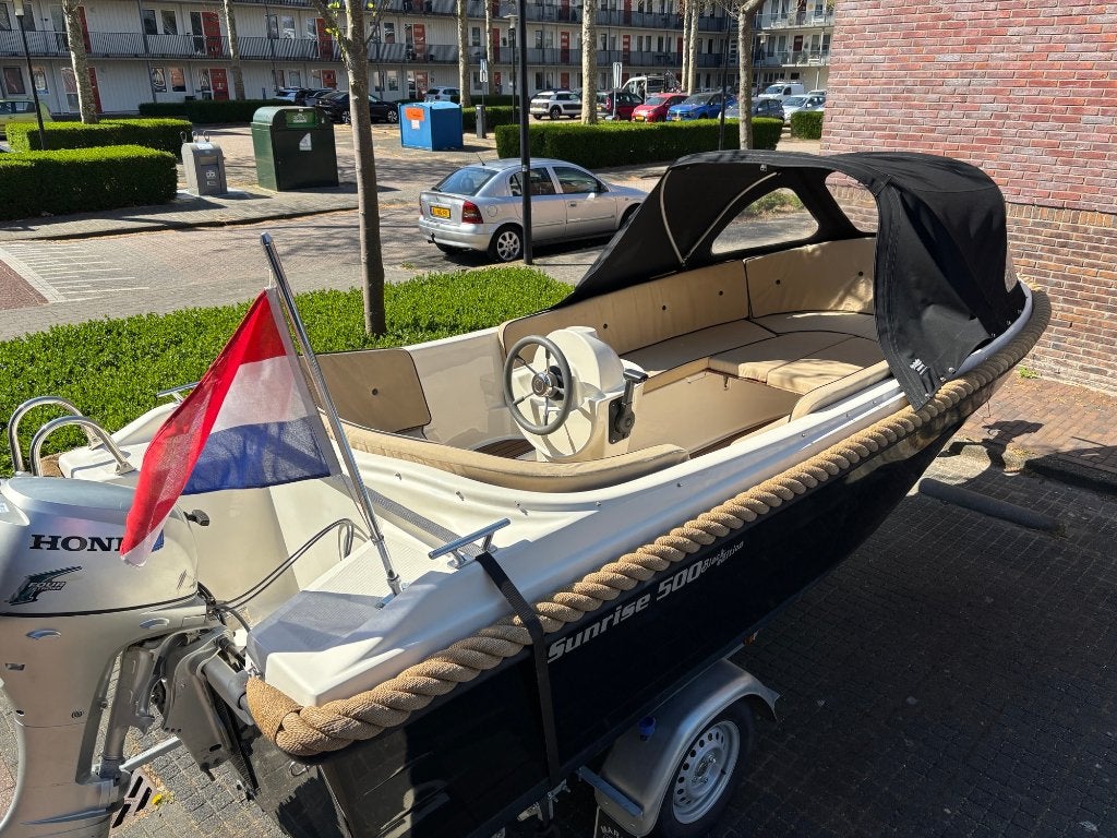 Prachtige Sunrise 500 console Sloep met 20 PK BBM en trailer, 60 pk, Consoleboot, 5 m, Rondzit