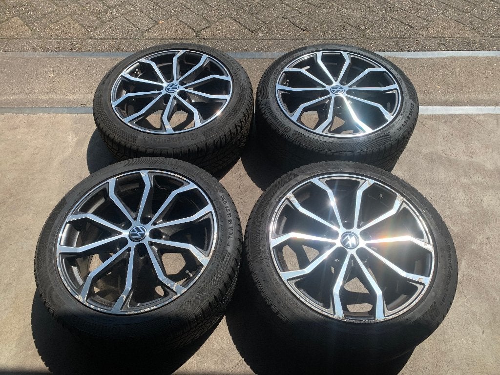 VW CADDY PASSAT SEAT T-ROC SKODA VELGEN + BANDEN 235 45 18, Ophalen of Verzenden