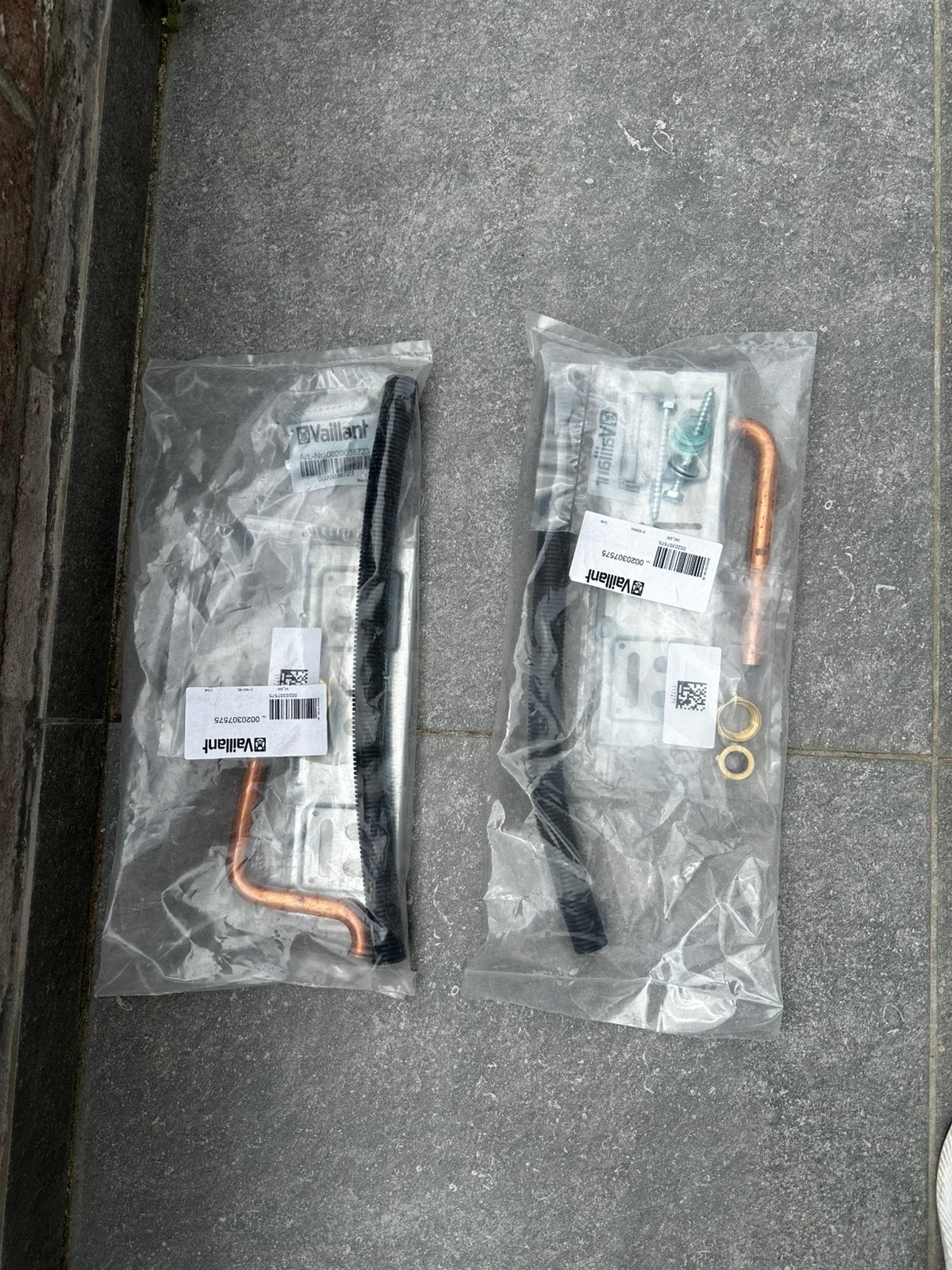 Montagevoet met accessoires vaillant 2 st, Computers en Software, Harde schijven, Ophalen of Verzenden, Zo goed als nieuw