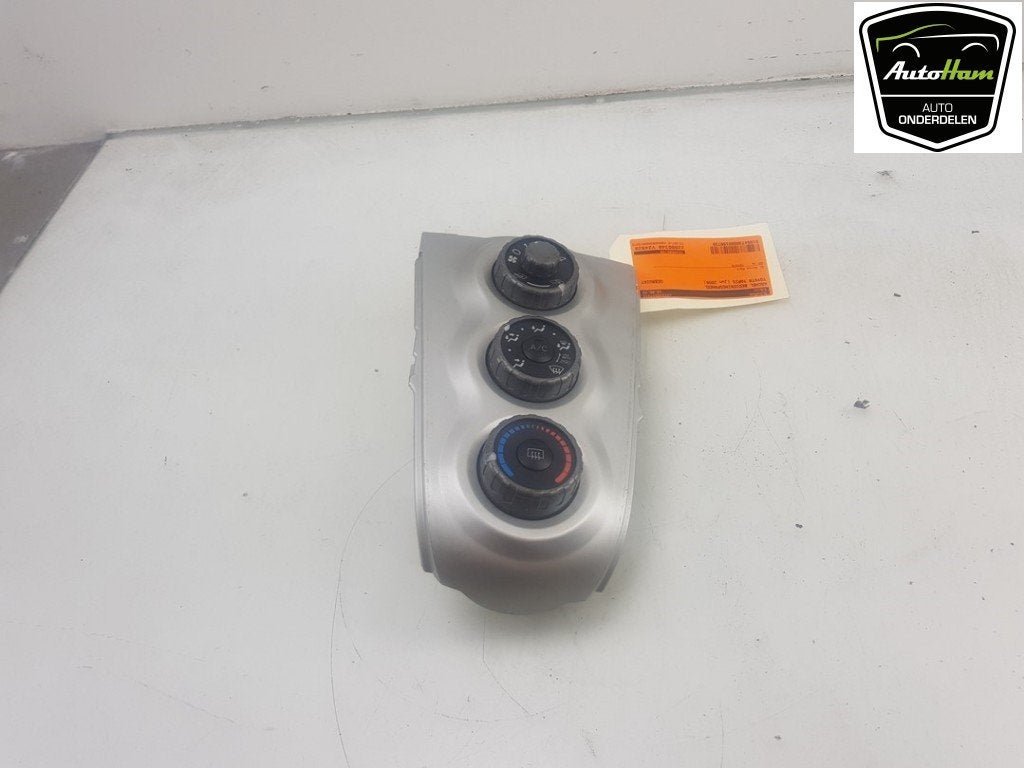 BEDIENINGSPANEEL VERWARMING Yaris II (P9) (|554060D190|), Gebruikt, Kundenbetreuung@toyota.de, Toyota, Toyota-Allee 2
50858  Köln, DE