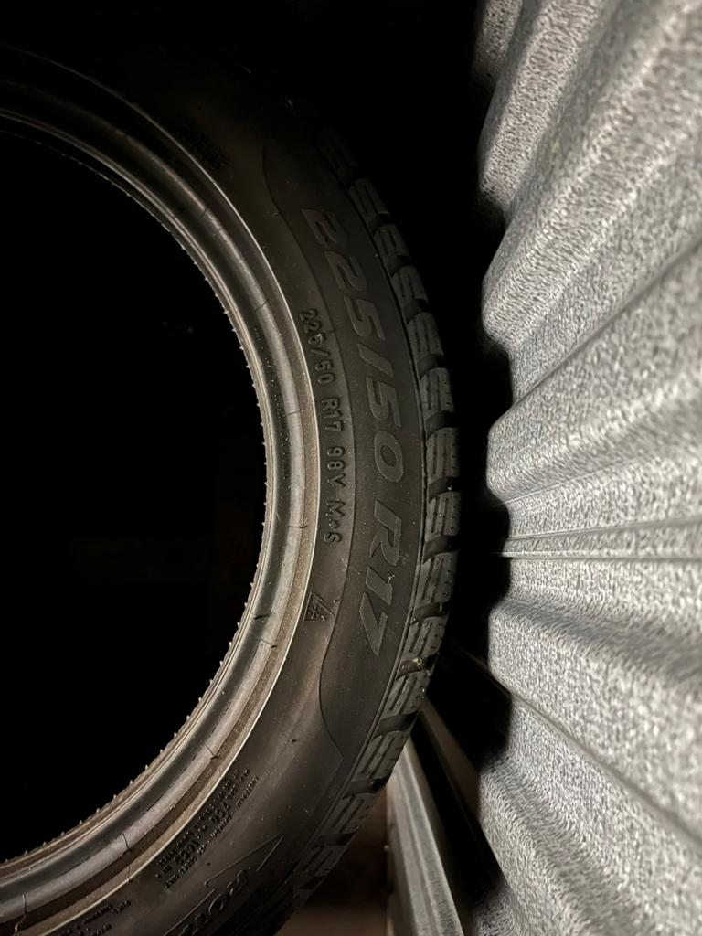 Winterbanden 225/50 R17 98V Sottozero Pirelli, Ophalen, Winterbanden, Band(en)