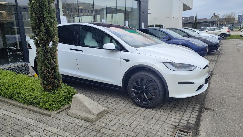 Tesla Model X Plaid 6 places – reprise renting pro, Autos, Tesla, Particulier, Model X, Caméra 360°, 4x4, ABS, Caméra de recul
