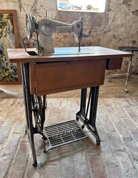 Machine à coudre ancienne SINGER – table fonte, Antiek en Kunst, Antiek | Naaimachines, Ophalen