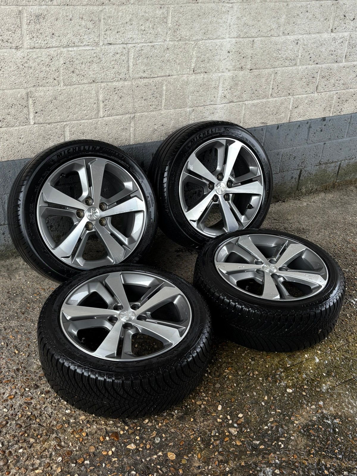 Originele Peugeot 17” velgen met Michelin banden  nete staat, 255 mm, Banden en Velgen, Nieuw, 17 inch