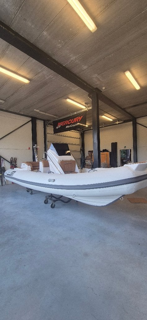 NaviSoul 580 PRO, Zonnedek, Nieuw, Ophalen, Polyester/glasvezel