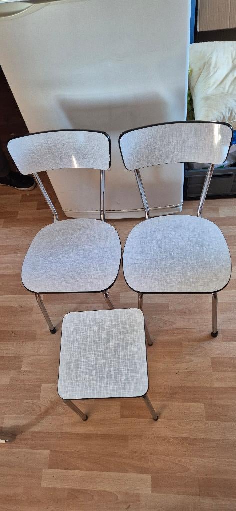 Lot 2 Chaises + 1 Tabouret Vintage "Années 60", Ophalen, Gebruikt