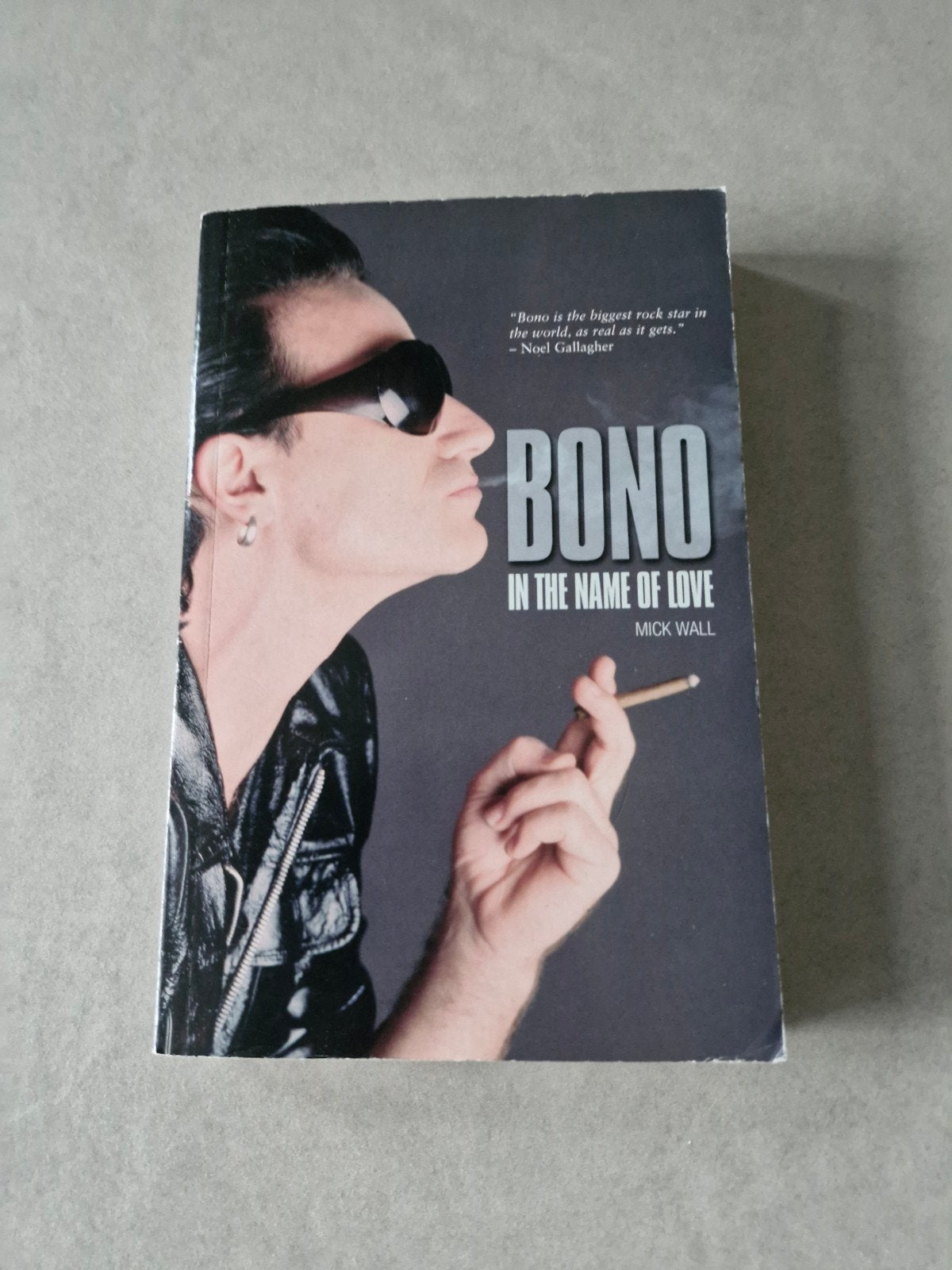 Bono In the name of love - Mick Wall, Boeken, Gelezen, Mick Wall, Artiest, Ophalen of Verzenden