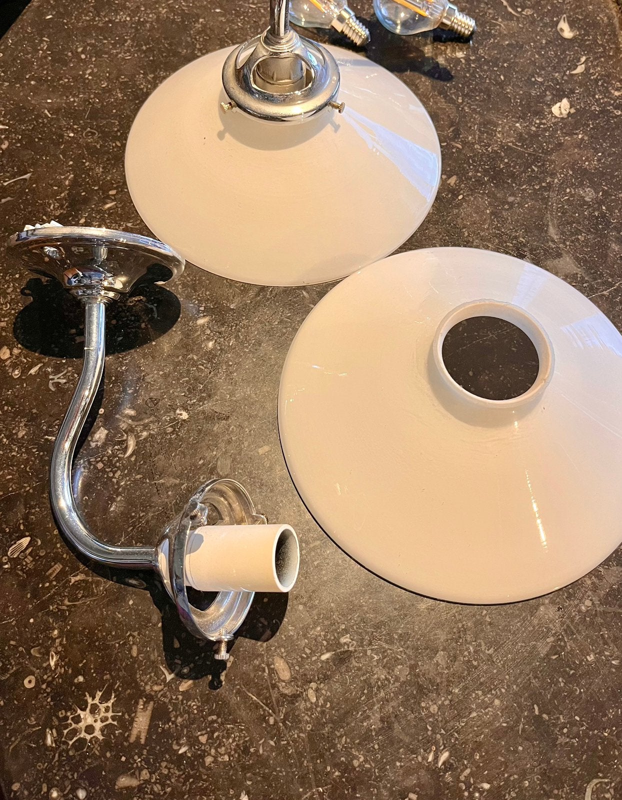 2 wand lampen met glazen kap, Gebruikt, Gloeilamp, Opbouwspot, Geschikt voor wandmontage