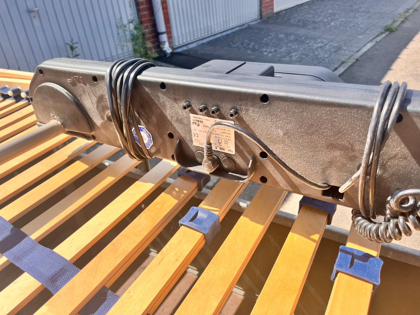 Lattenbodem met elektrische moter voor hoofd en voeteneinde, Ophalen, Tweepersoons, Zo goed als nieuw, 180 cm
