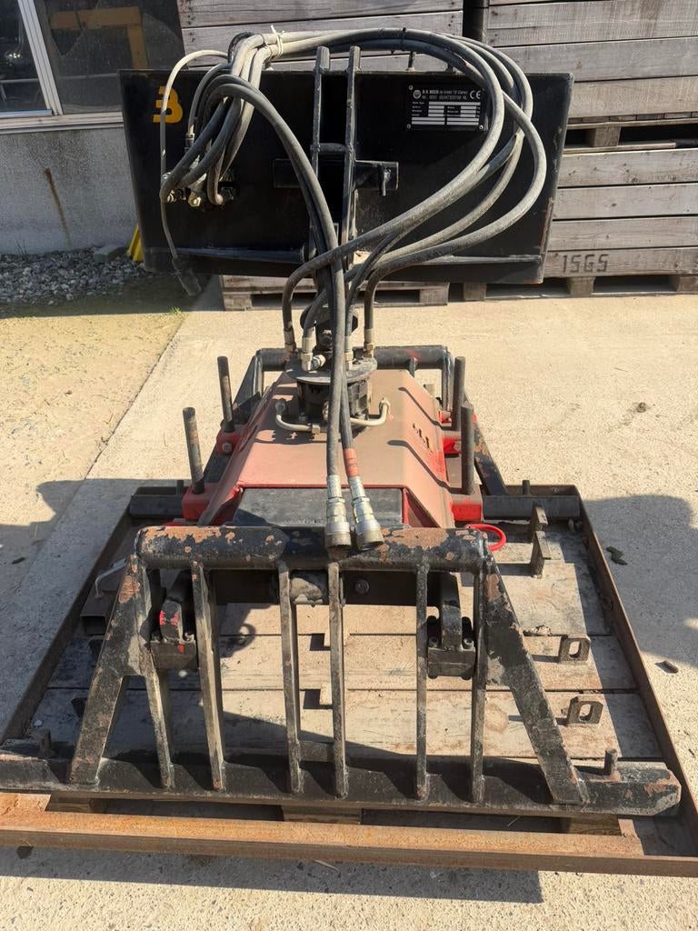 Stenenklem Beco, Ophalen