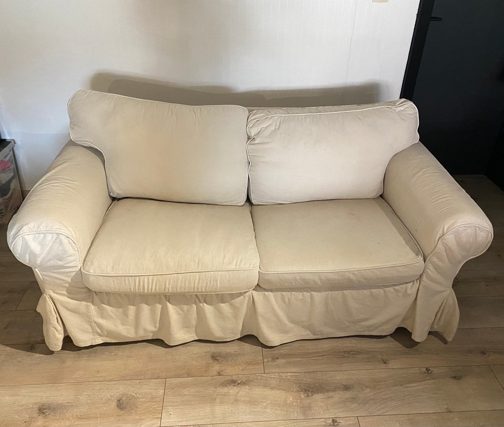 Gratis. Witte stoffen zetel en beige lederen hoeksalon., Huis en Inrichting, Ophalen, Gebruikt, Overige maten, 150 tot 200 cm