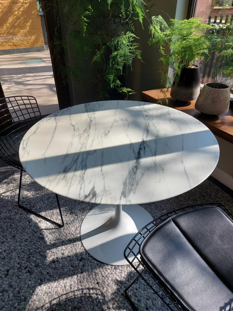 Tafel Saarinen TULIP, Huis en Inrichting, Ophalen, Zo goed als nieuw
