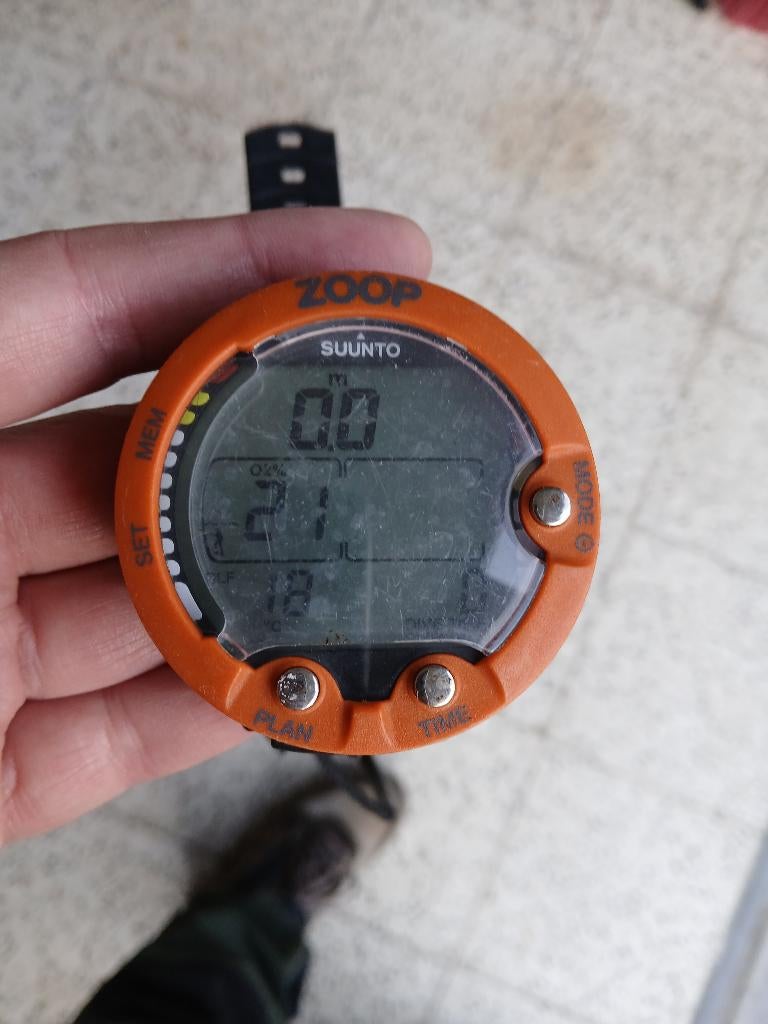 Duikcomputer Suunto Zoop, Watersport en Boten, Duiken, Ophalen, Zo goed als nieuw, Duikcomputer