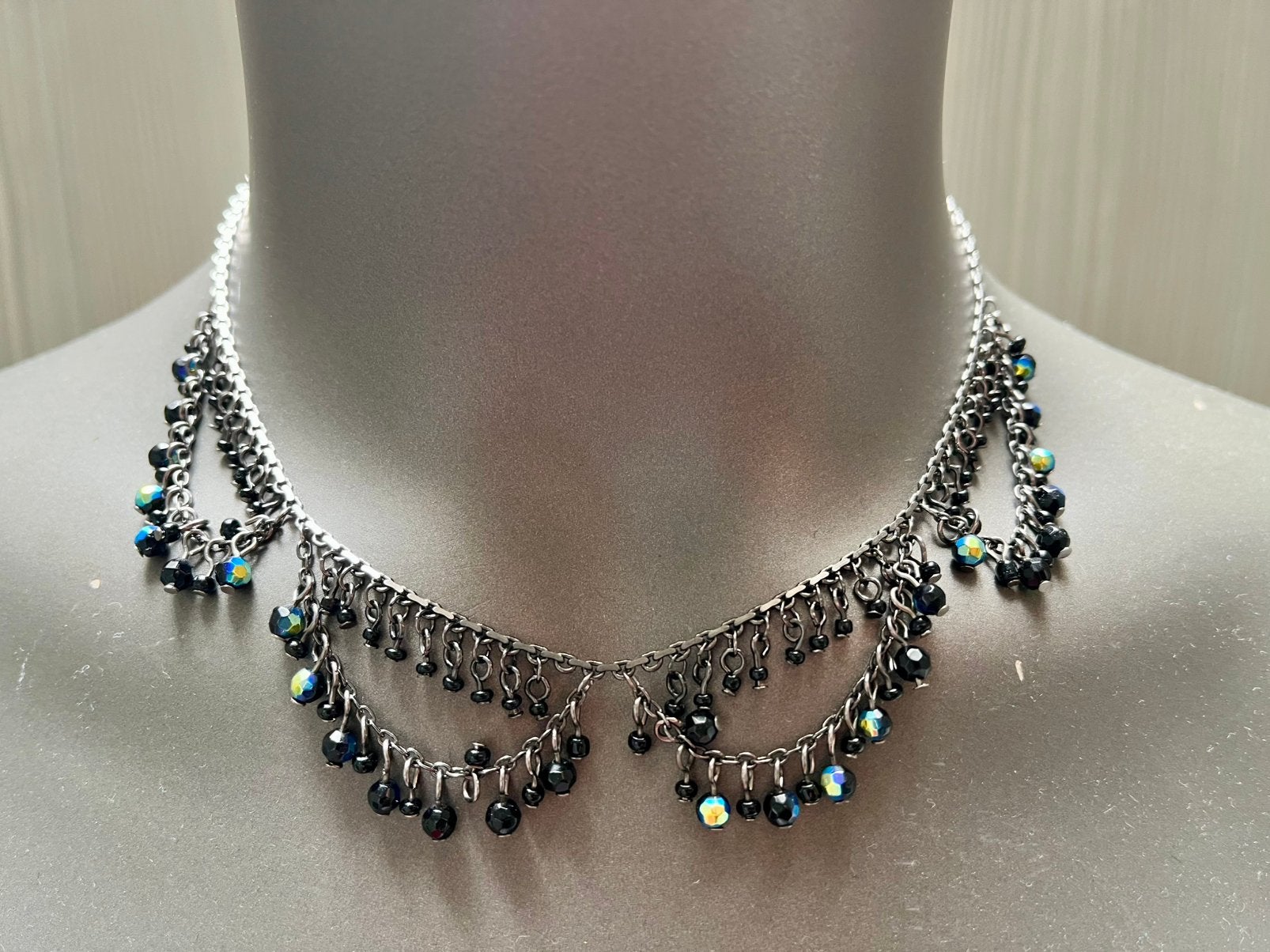 Elegante ketting met zwarte en iriserende kralen, Bijoux, Sacs & Beauté, Enlèvement ou Envoi, Comme neuf, Avec strass, Argent