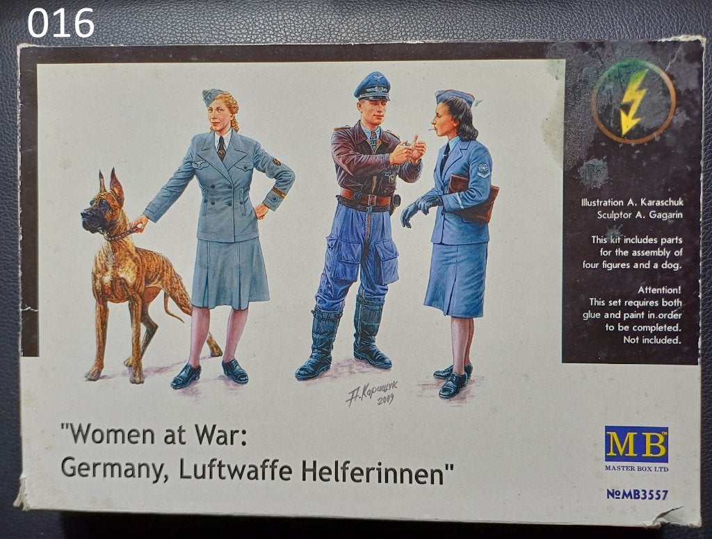 Women at War German Luft Helferinnen   1/35  MB, Enlèvement ou Envoi