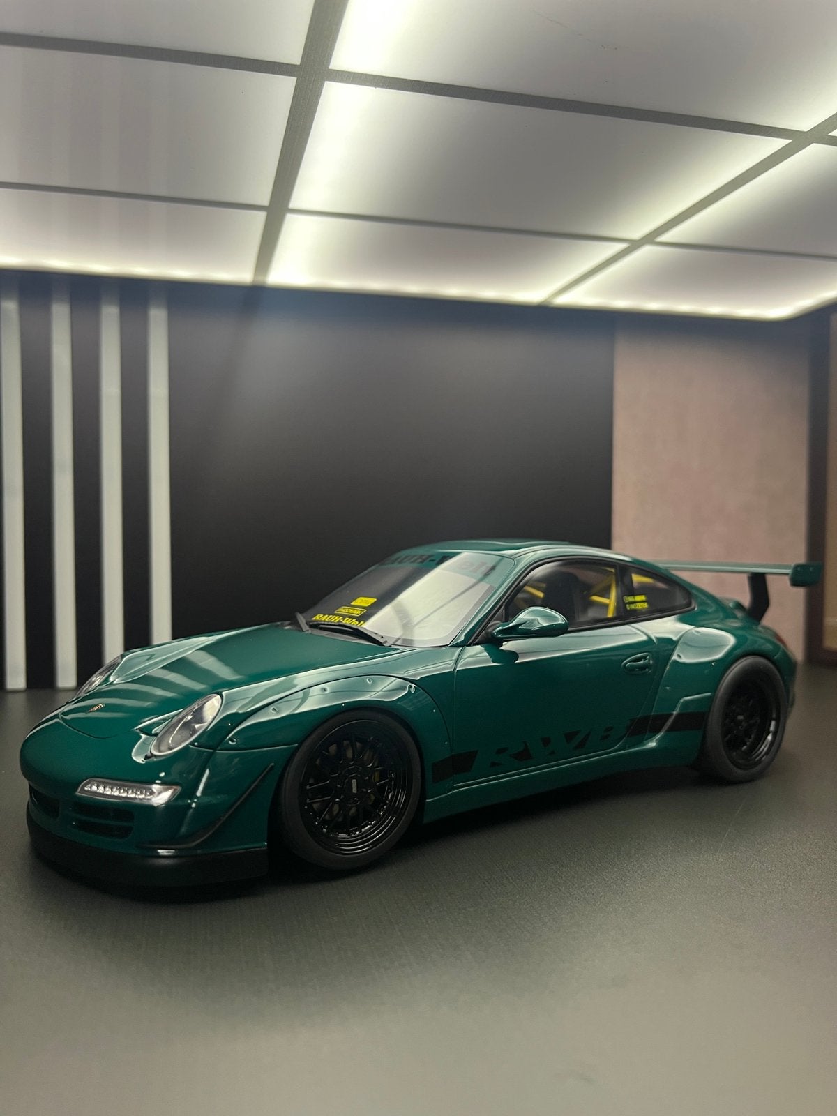 GT Spirit Porsche RWB syunkashuto, Ophalen
