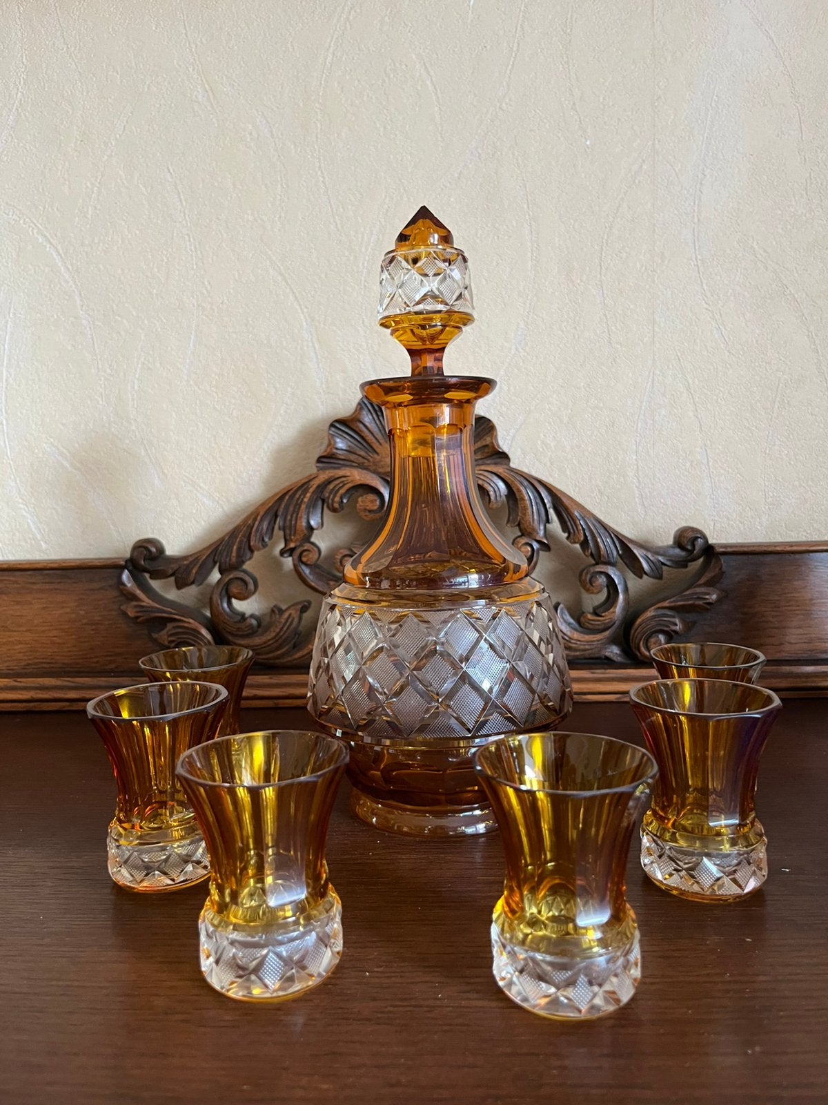 Service à liqueur en cristal, Enlèvement