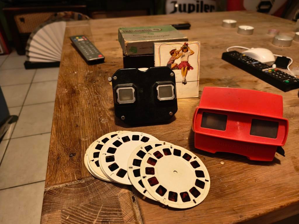 View- master 1952 bakaliet  plus meer recentere orginele doo, Collections, Appareils photo & Matériel cinématographique, Enlèvement
