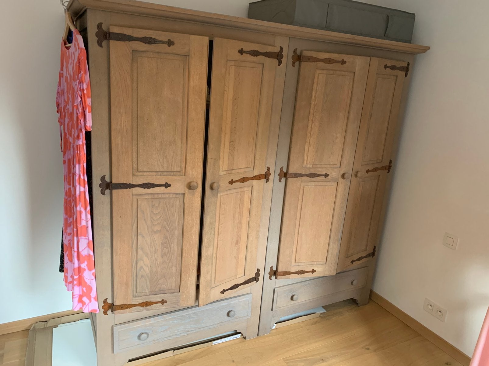 Grote diepe kast, Maison & Meubles, 200 cm ou plus, Comme neuf, Chêne, Avec tiroir(s)