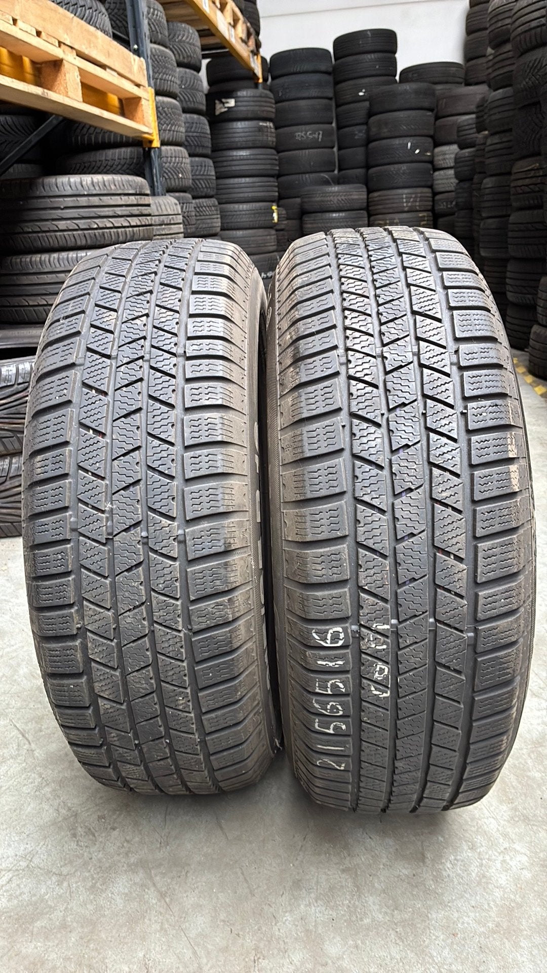 Pneus d'hiver 2156516 215/65/16 215/65R16 marque Continental, Enlèvement