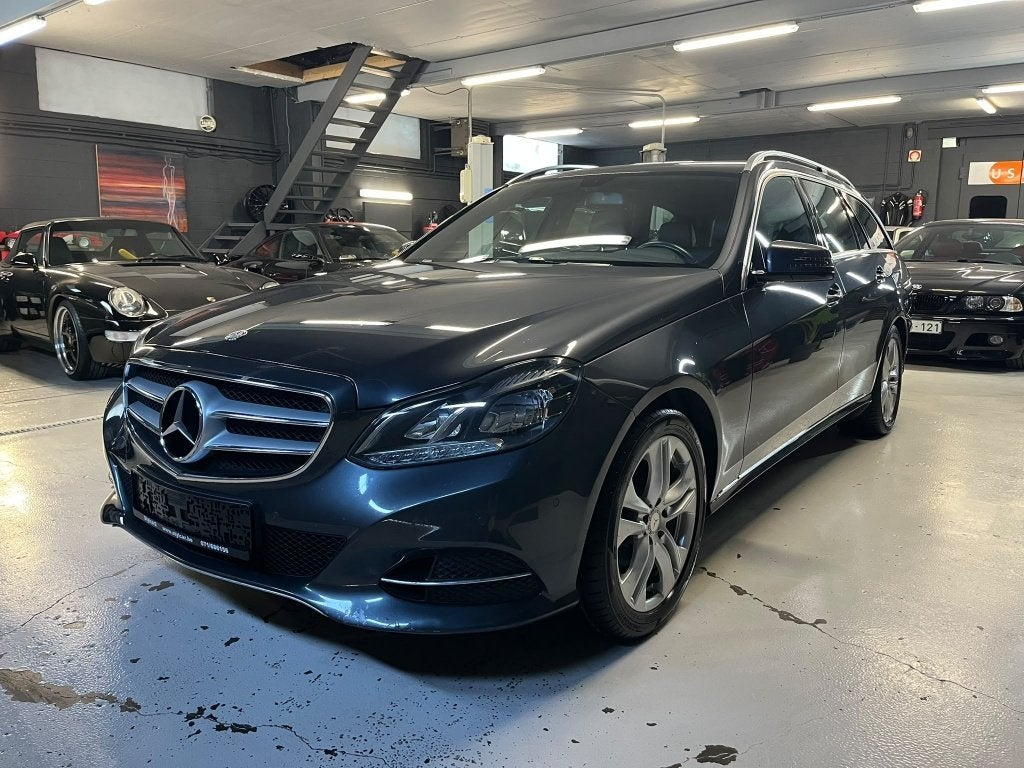 MERCEDES CLASSE E 200 **AVANTGARDE** 12 MOIS DE GARANTIE, Autos, 100 kW, Argent ou Gris, Euro 6, Entreprise