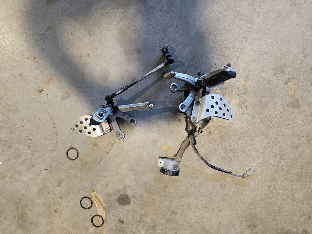 Voetsteun compleet links kawasaki zx9r 1998 1999, Ophalen of Verzenden, Gebruikt
